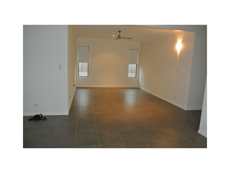 32 Lauradale Crescent, Ormeau QLD 4208