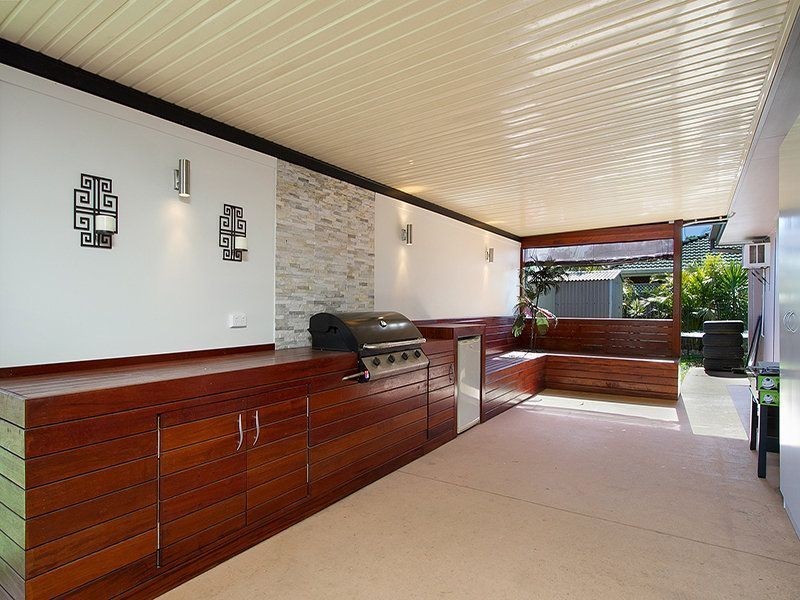 2 Packett Crescent, Loganlea QLD 4131