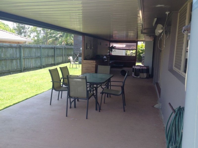 2 Packett Cres, Loganlea QLD 4131