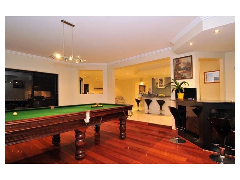 31 The Avenue, Windaroo QLD 4207