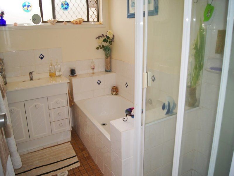 2 Ainslee Ct, Mount Warren Park QLD 4207