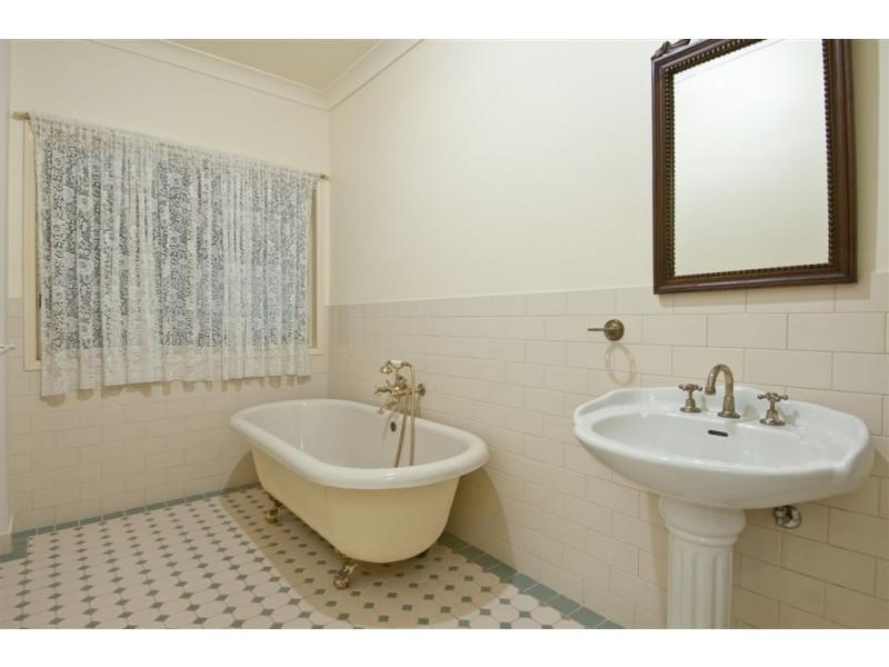 8 Jasmine Place, Beenleigh QLD 4207