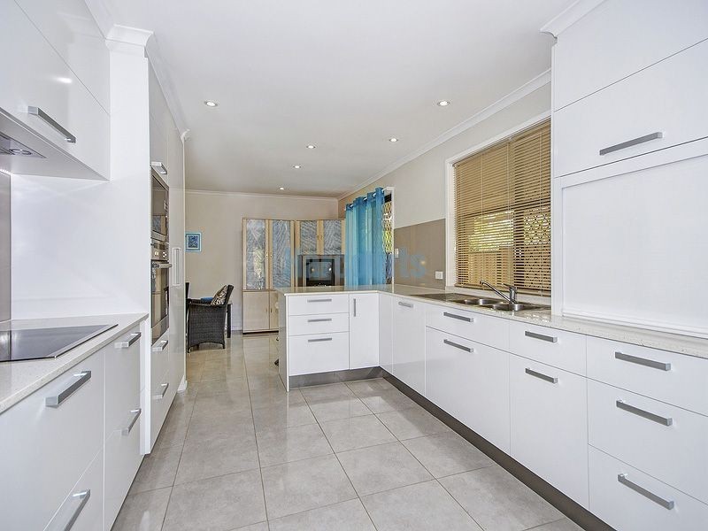 44 Montrose Ave, Bethania QLD 4205