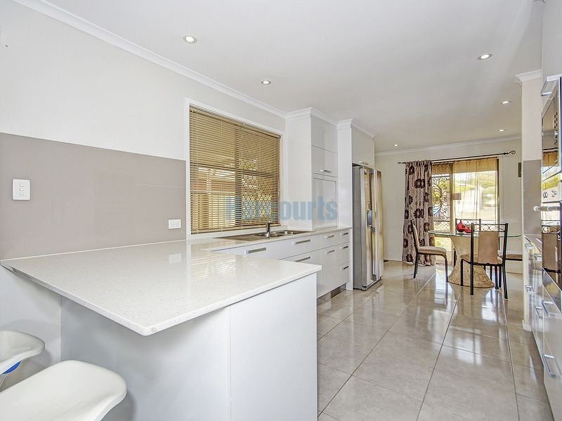 44 Montrose Ave, Bethania QLD 4205