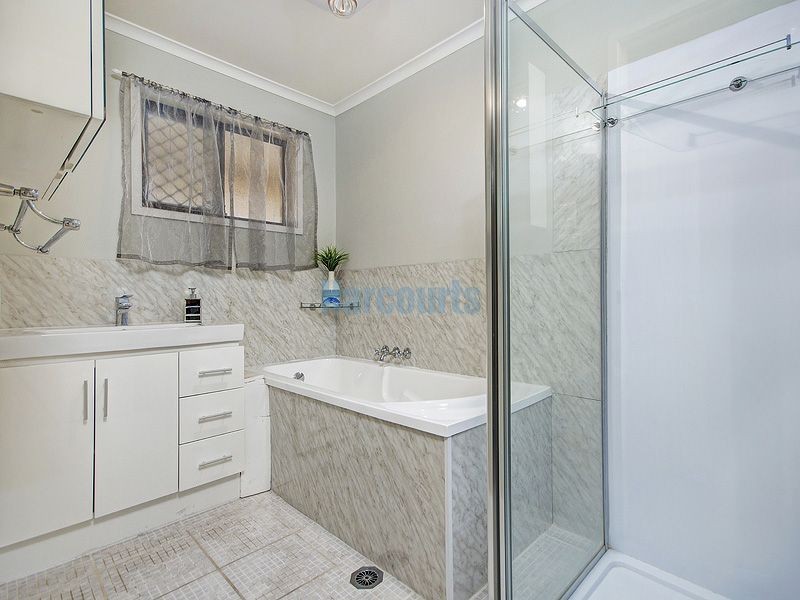 44 Montrose Ave, Bethania QLD 4205