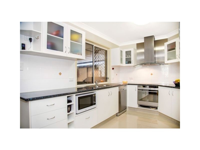 2 Bou Court, Edens Landing QLD 4207