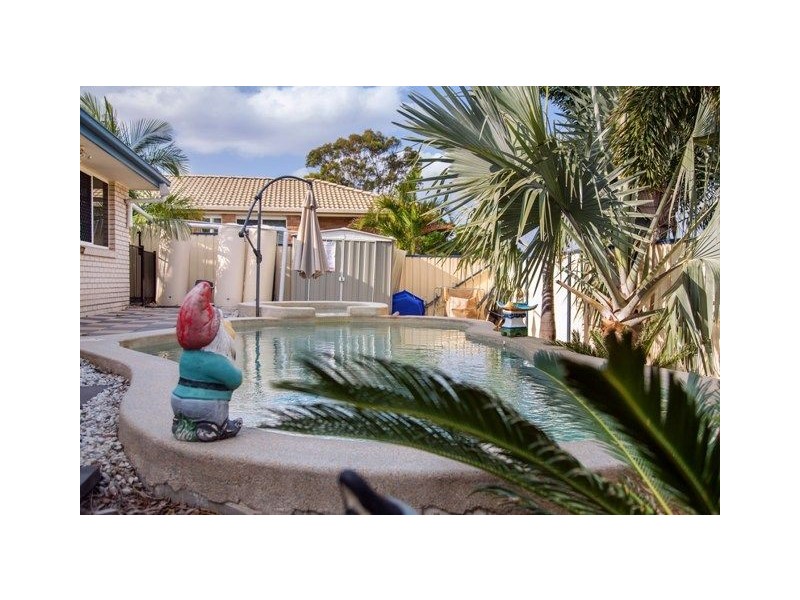 2 Bou Court, Edens Landing QLD 4207