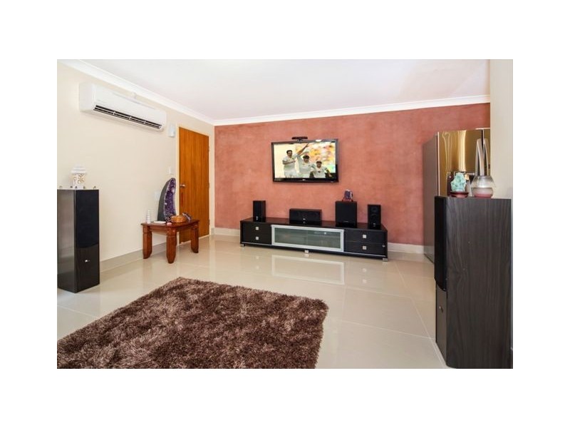 2 Bou Court, Edens Landing QLD 4207