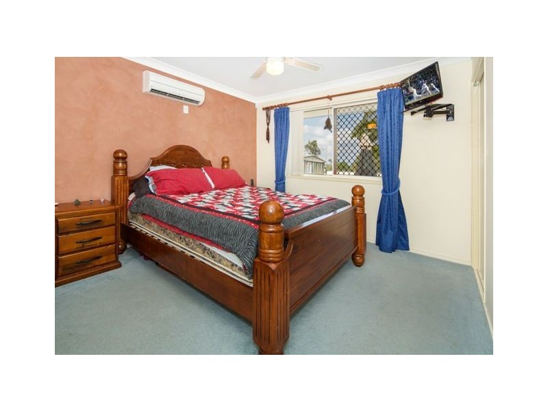 2 Bou Court, Edens Landing QLD 4207