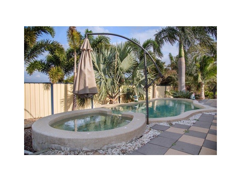 2 Bou Court, Edens Landing QLD 4207