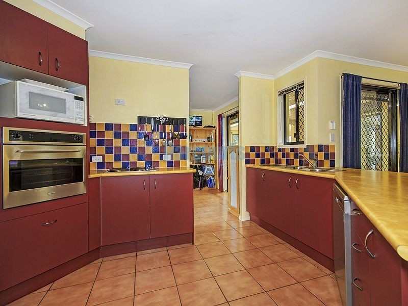 2 Kempe Pl, Edens Landing QLD 4207