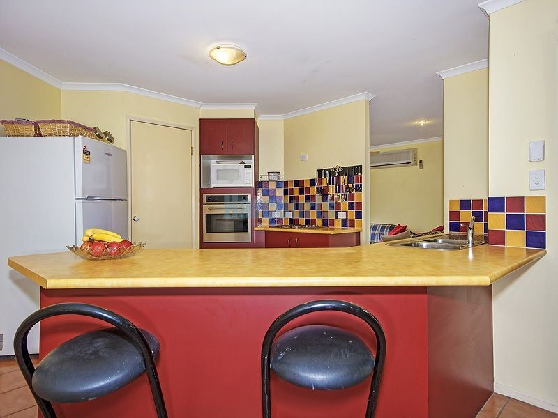 2 Kempe Pl, Edens Landing QLD 4207