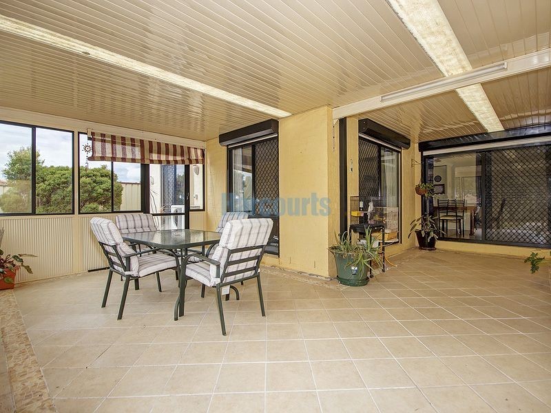 2 Kempe Pl, Edens Landing QLD 4207