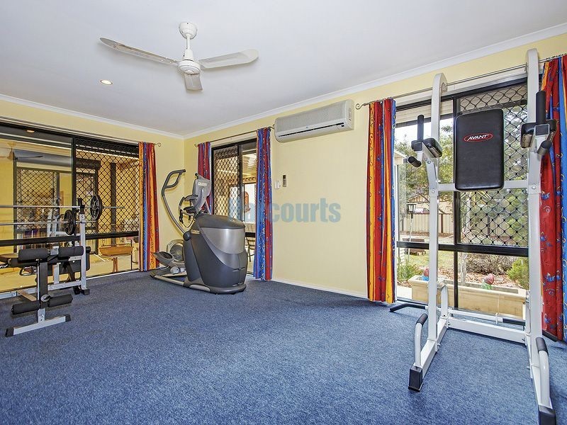 2 Kempe Pl, Edens Landing QLD 4207