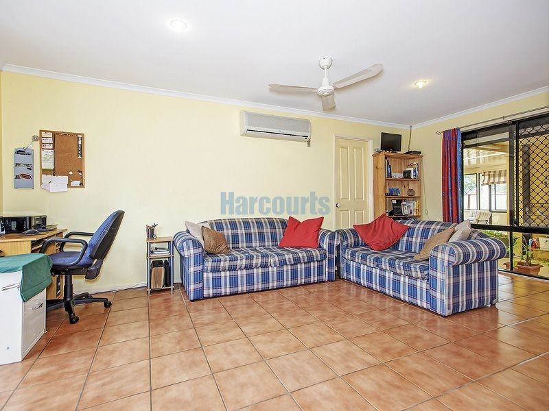 2 Kempe Pl, Edens Landing QLD 4207