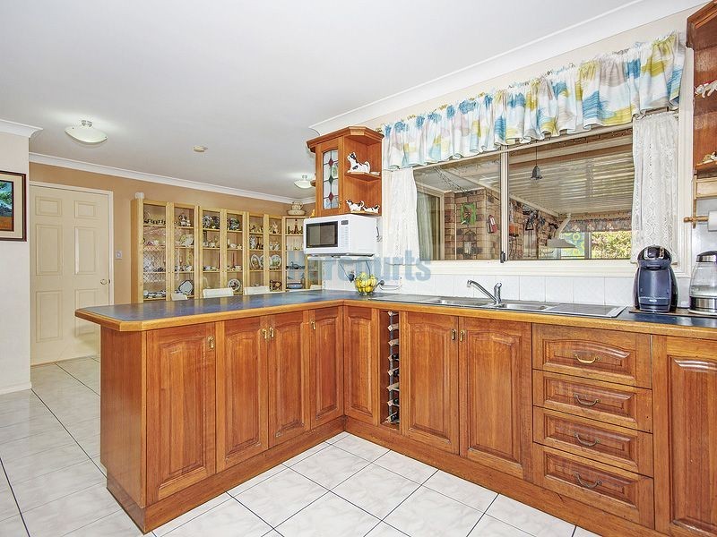 27 Duesbury Cr, Edens Landing QLD 4207