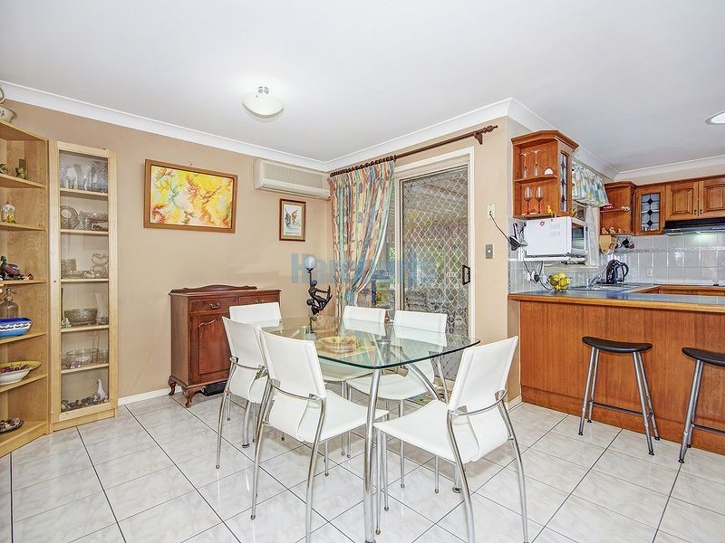 27 Duesbury Cr, Edens Landing QLD 4207