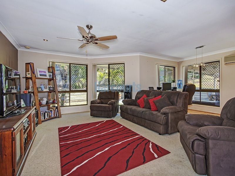 53 Avonmore St, Edens Landing QLD 4207