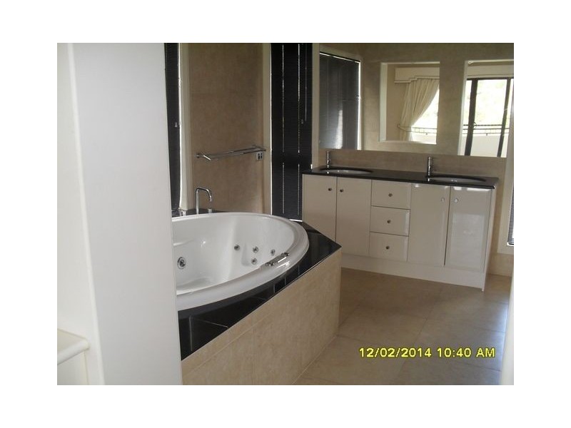 29 The Avenue, Windaroo QLD 4207