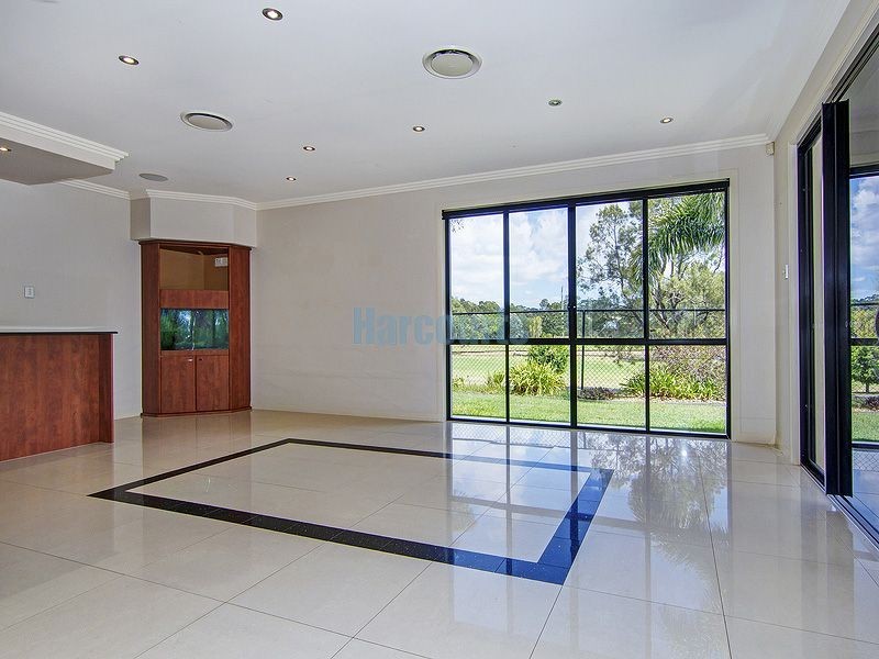 29 The Avenue, Windaroo QLD 4207