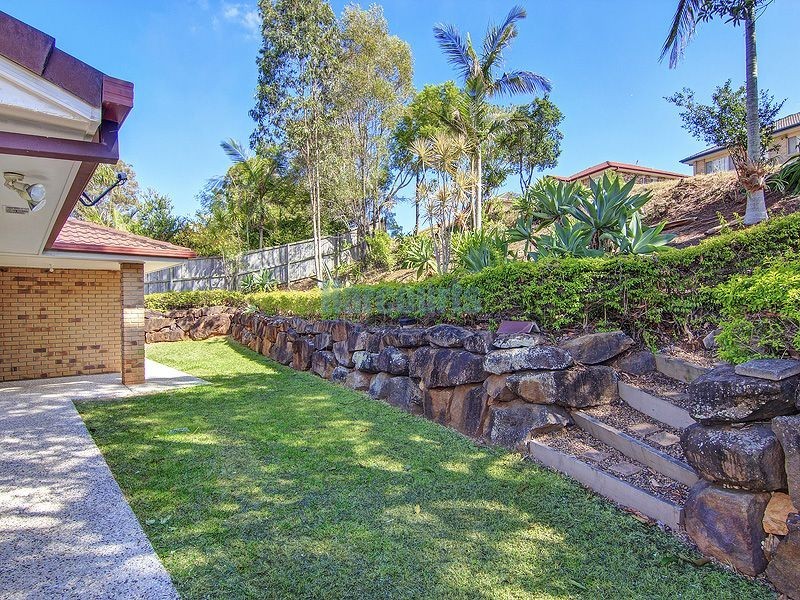 58 Avonmore Street, Edens Landing QLD 4207