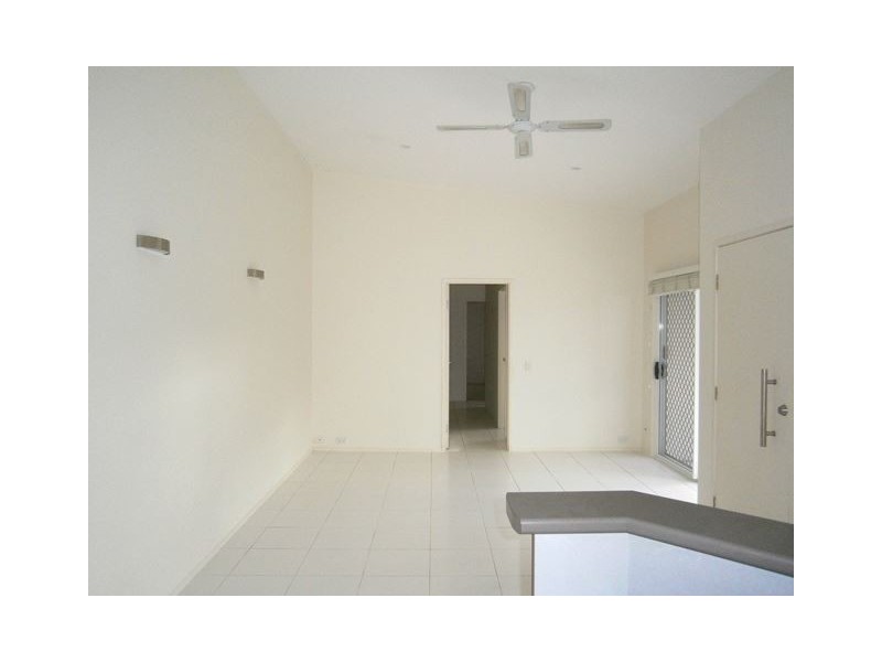 1/64 Castile Cres, Edens Landing QLD 4207