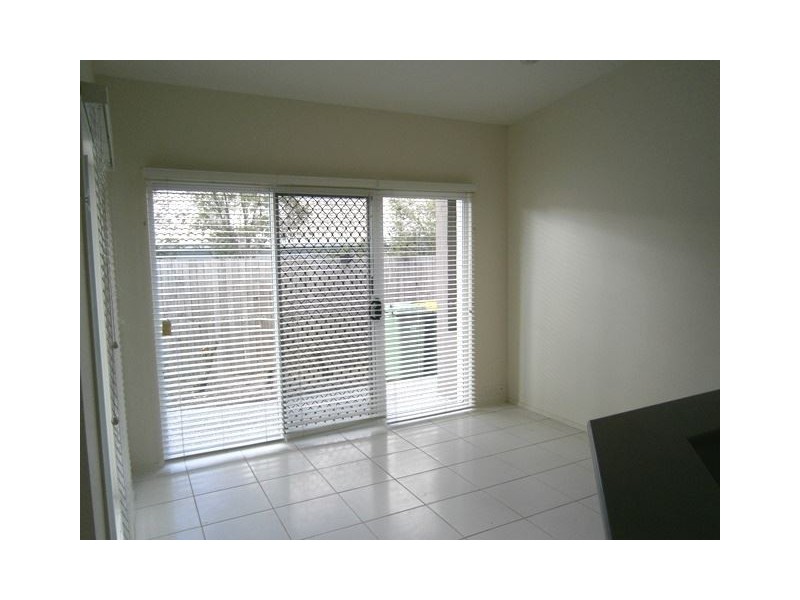 1/64 Castile Cres, Edens Landing QLD 4207