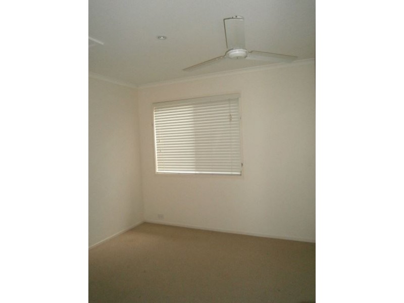 1/64 Castile Cres, Edens Landing QLD 4207