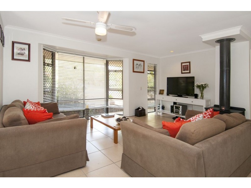 8 Eastwell Court, Mount Warren Park QLD 4207