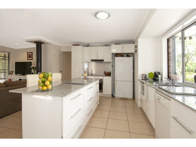 8 Eastwell Court, Mount Warren Park QLD 4207