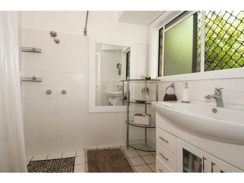 8 Eastwell Court, Mount Warren Park QLD 4207