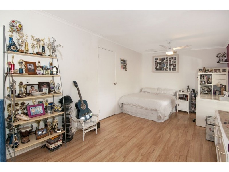 8 Eastwell Court, Mount Warren Park QLD 4207