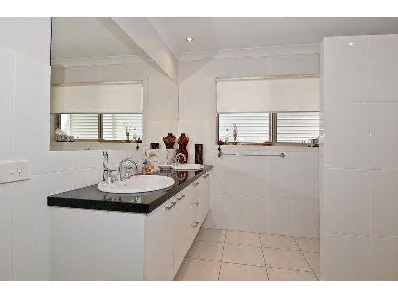 49 Long Island Drive, Windaroo QLD 4207