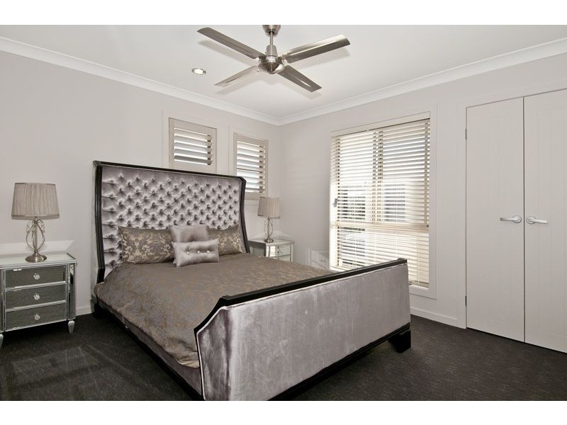 49 Long Island Drive, Windaroo QLD 4207