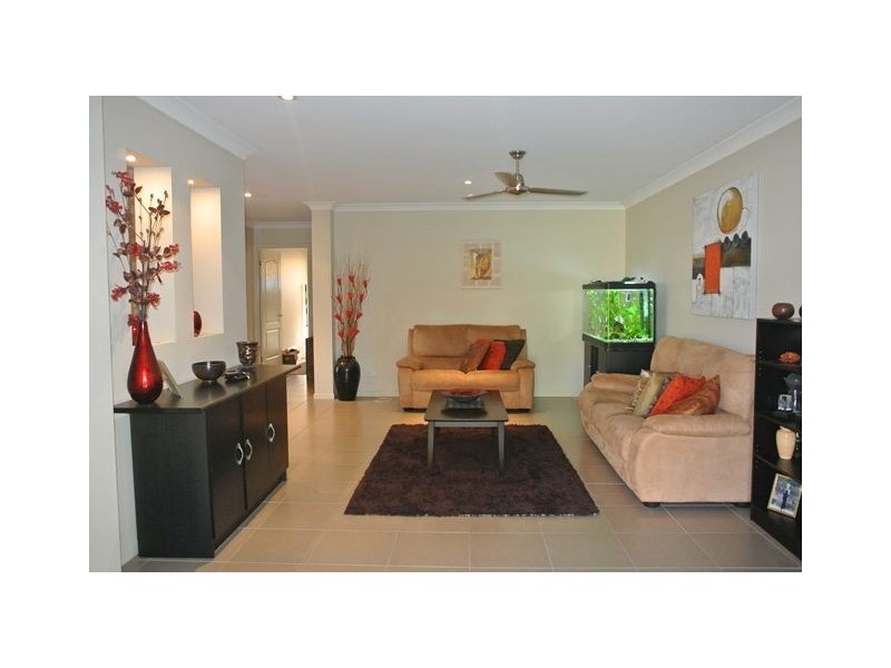 12 Emmaville Crescent, Ormeau QLD 4208