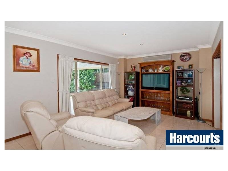 4 Riverside Tce, Windaroo QLD 4207