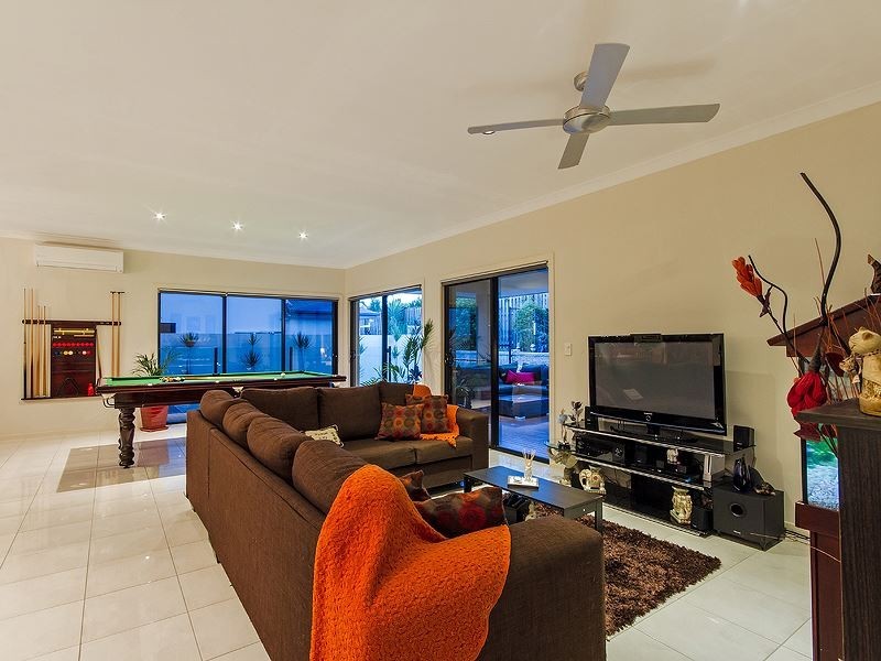 6 Abercrombie Cresent, Upper Coomera QLD 4209
