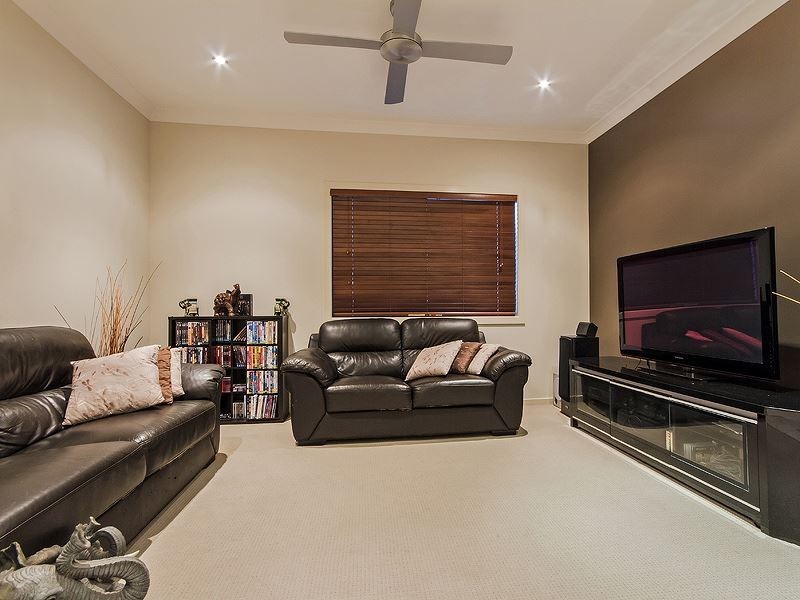 6 Abercrombie Cresent, Upper Coomera QLD 4209
