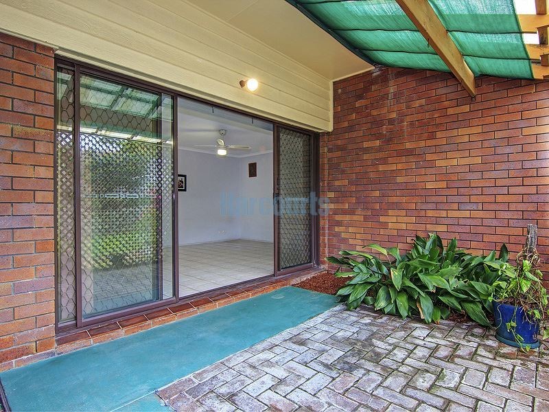 2/1 Delanty Crt, Edens Landing QLD 4207