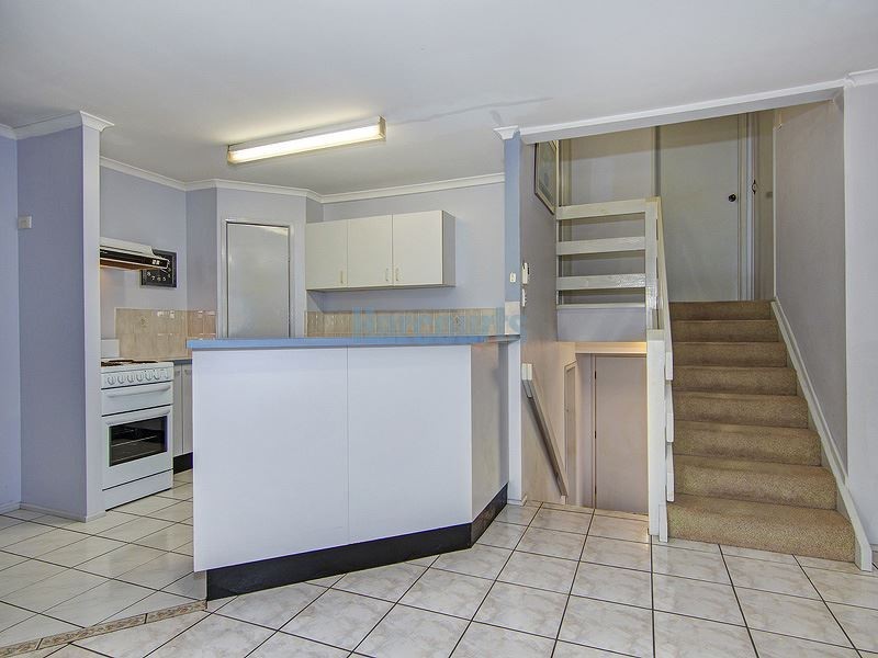 2/1 Delanty Crt, Edens Landing QLD 4207