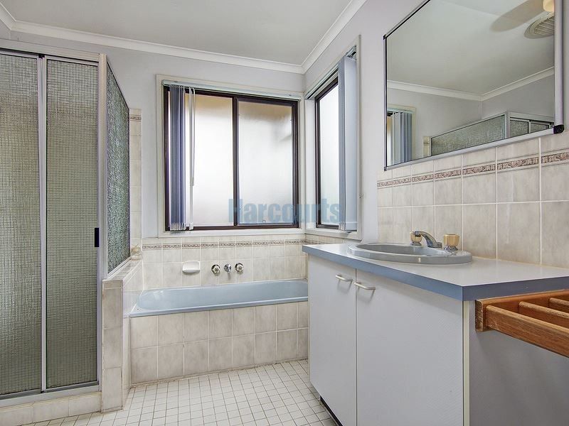 2/1 Delanty Crt, Edens Landing QLD 4207