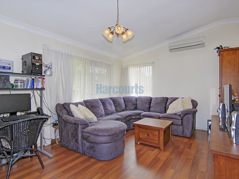 1 Tregana Cct, Edens Landing QLD 4207