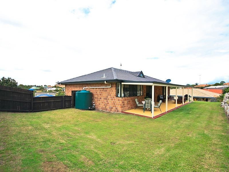 5 Richardson Court, Edens Landing QLD 4207
