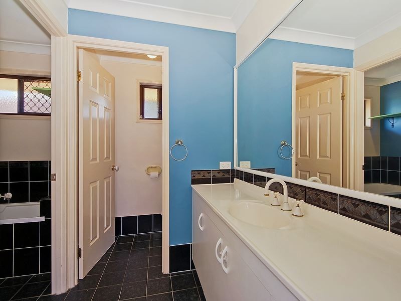 7 Lucy Dr, Edens Landing QLD 4207