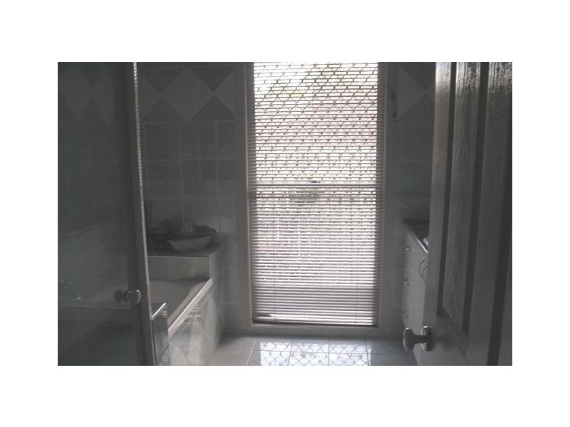 1 Albert Valley Drive, Bahrs Scrub QLD 4207