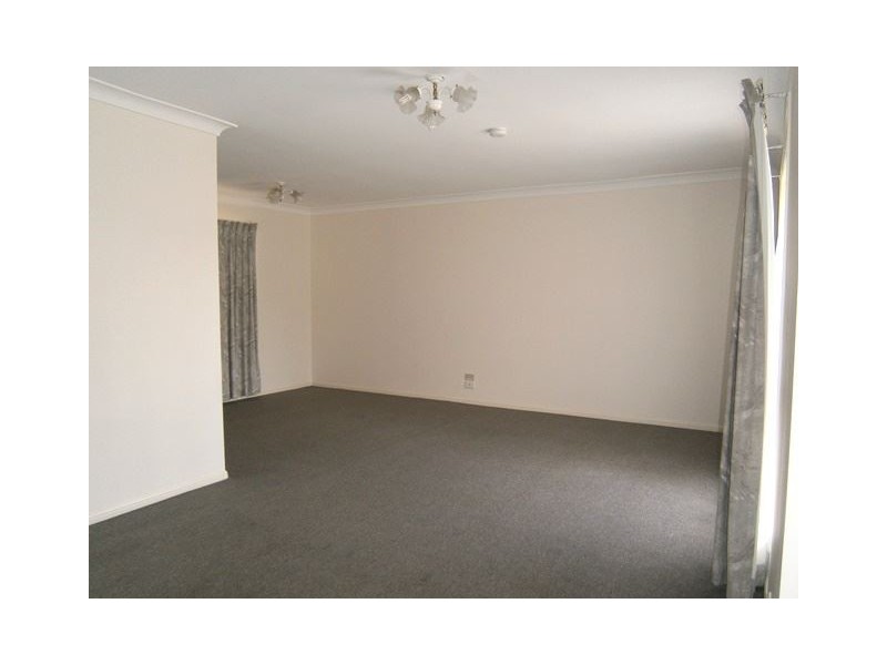 30 Duesbury Cres, Edens Landing QLD 4207