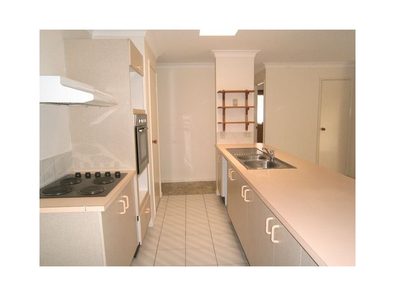 30 Duesbury Cres, Edens Landing QLD 4207