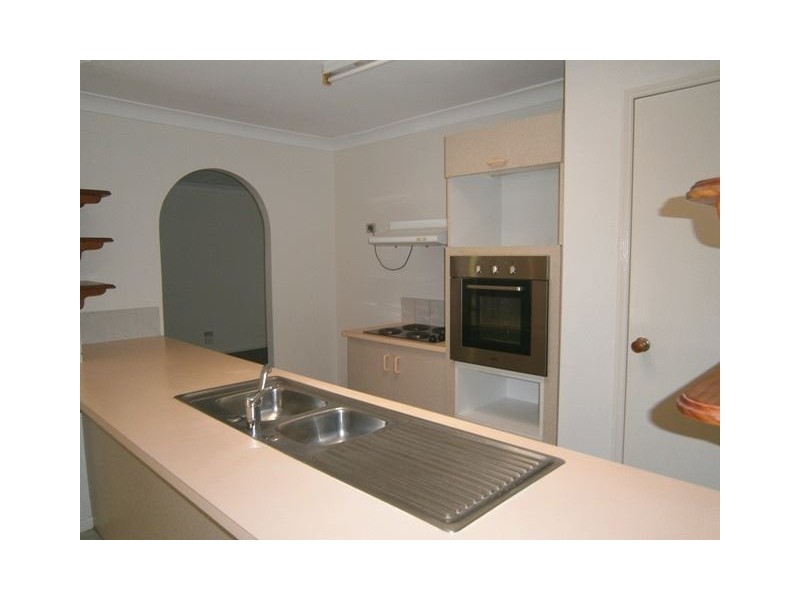 30 Duesbury Cres, Edens Landing QLD 4207