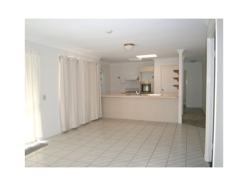 30 Duesbury Cres, Edens Landing QLD 4207