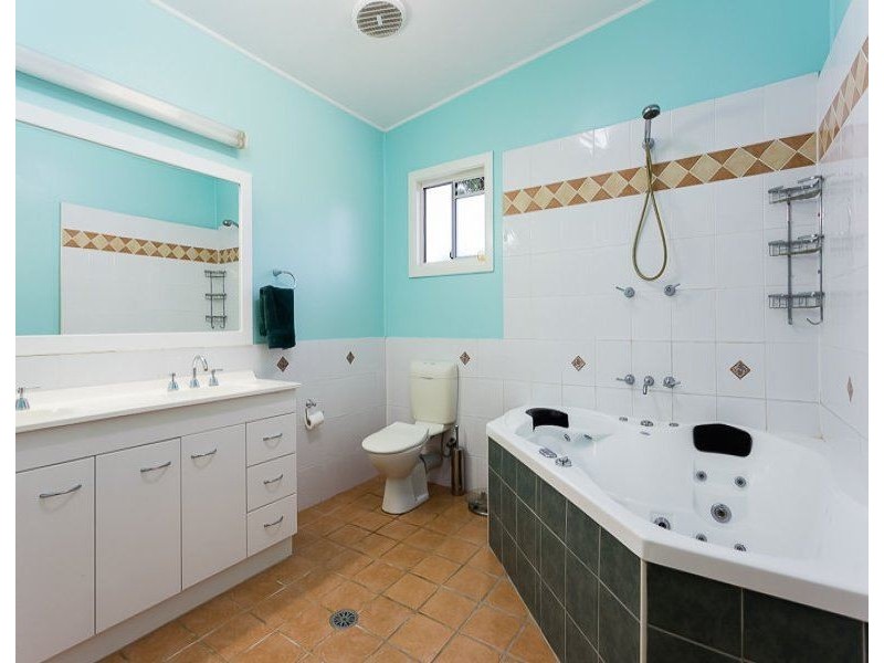 37 Logan Parade, Logan Reserve QLD 4133
